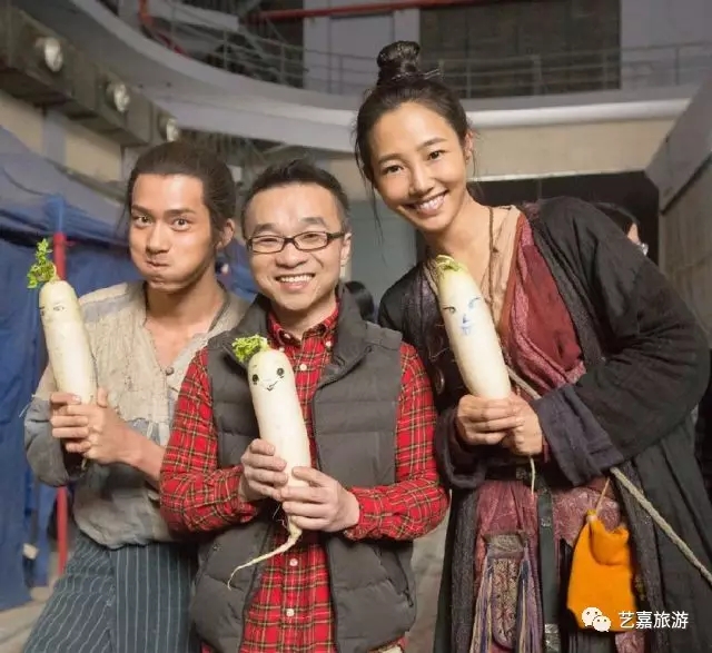 《捉妖记2》在元谋浪巴铺土林正式开拍，快来与明星零距离互动